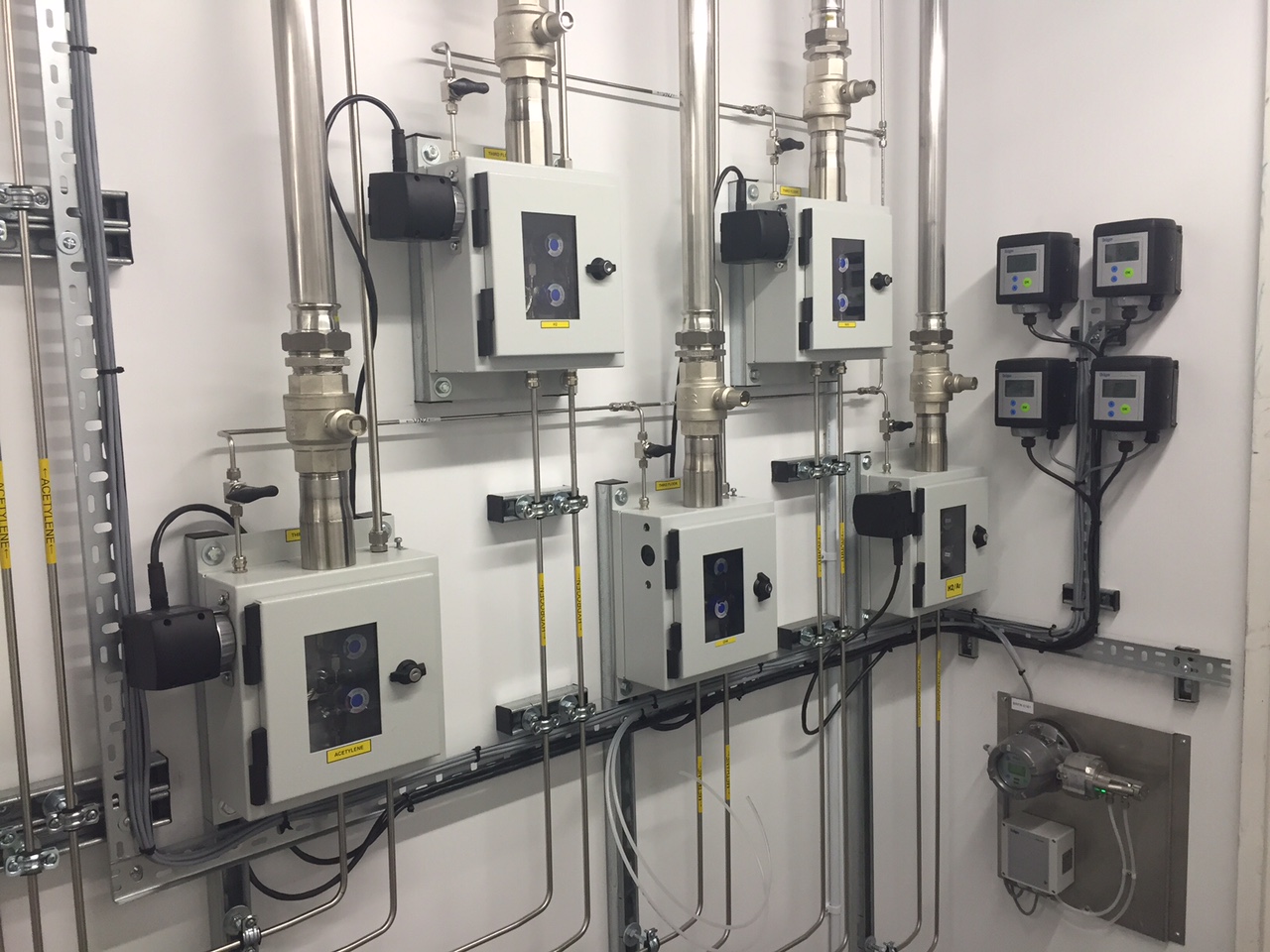 Industrial-Gases-second-fix-installation